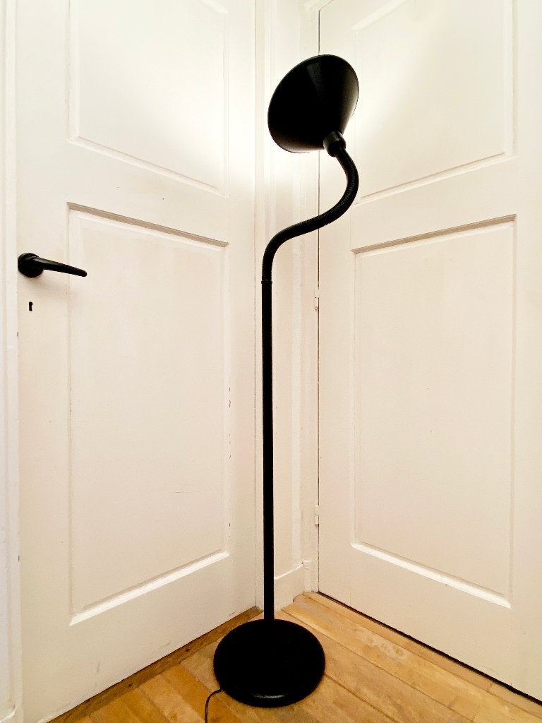 Zwarte metalen 80s postmodernisme vloerlamp met gooseneck, Ophalen, Gebruikt, E27 (groot), Postmodernisme Memphis
