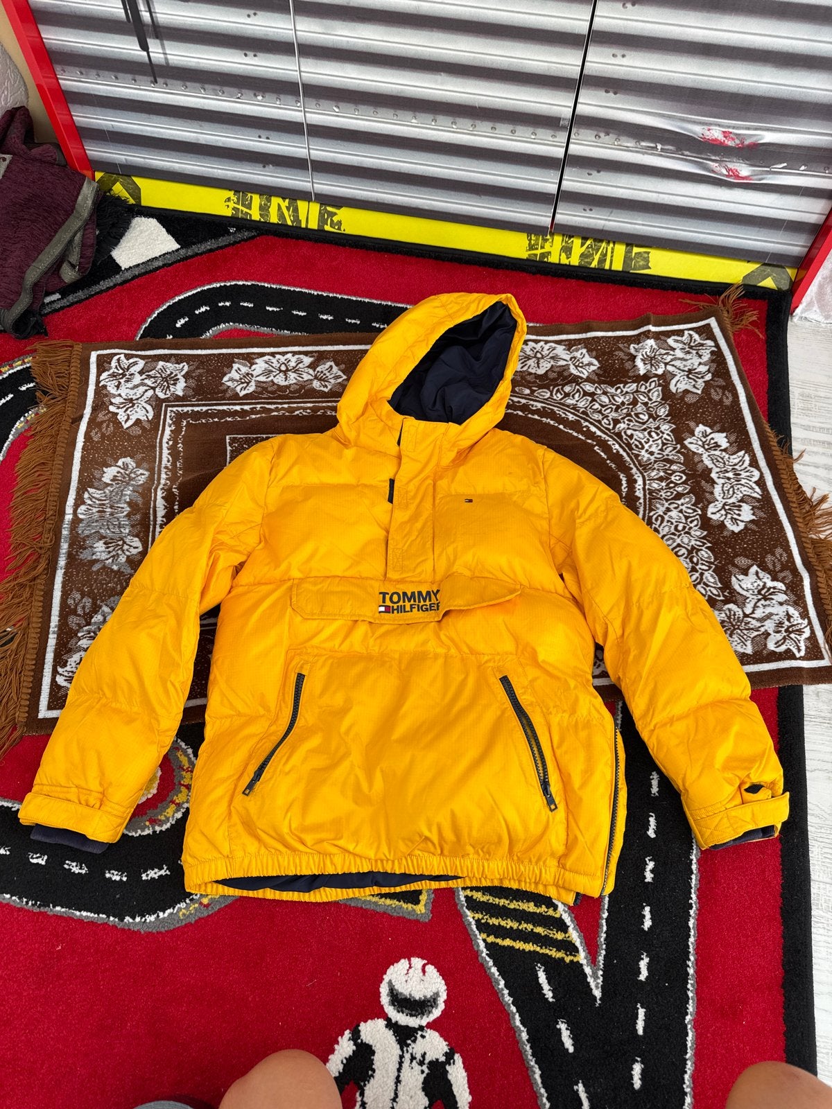 Tommy Hilfiger Geel Winterjack Maat 152 (kindermaat), Ophalen, Zo goed als nieuw, Overige maten, Geel