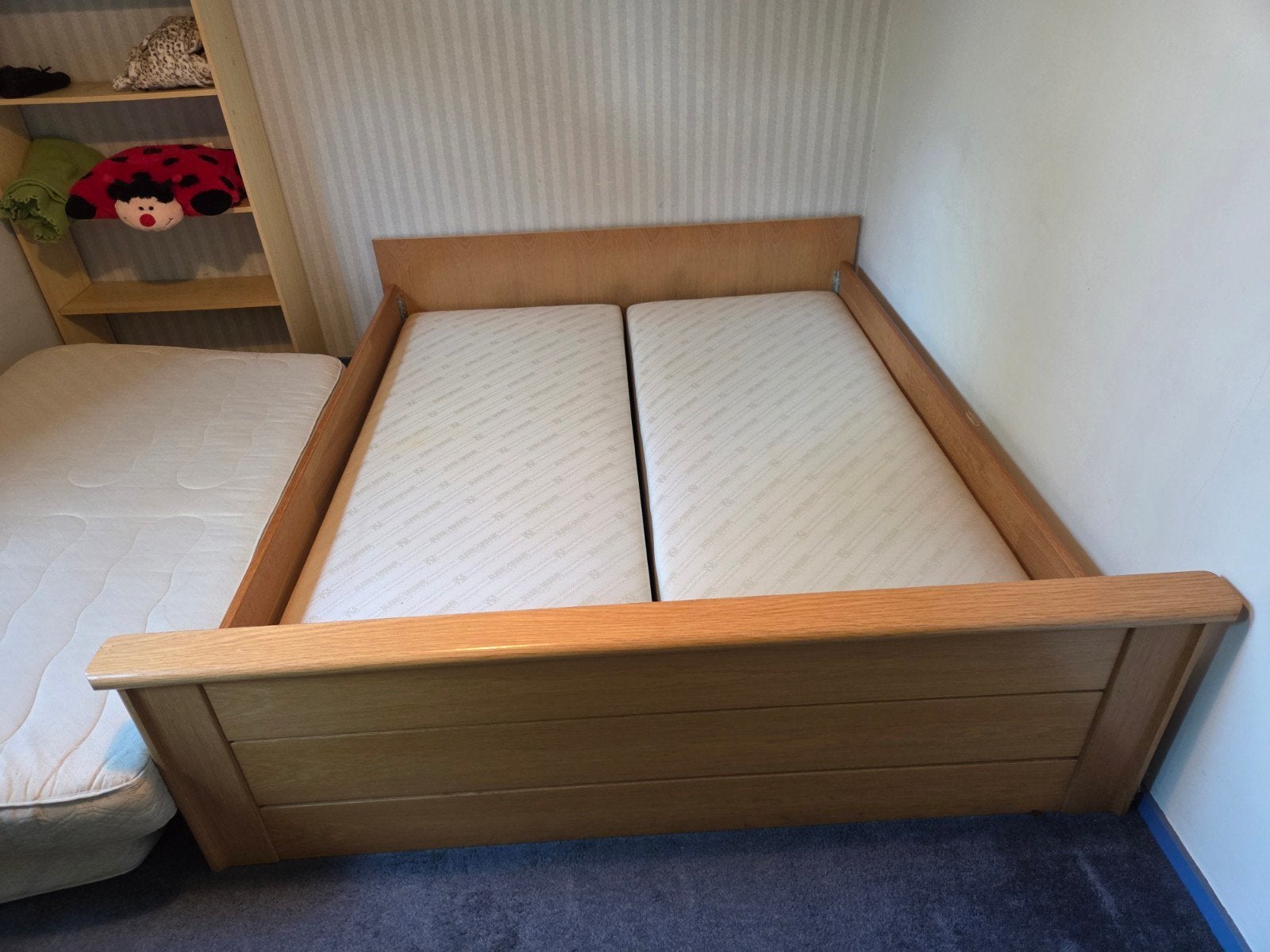 Tweepersoonsbedombouw met achterwand en nachtkastjes, Ophalen, Gebruikt, Bruin, Tweepersoons