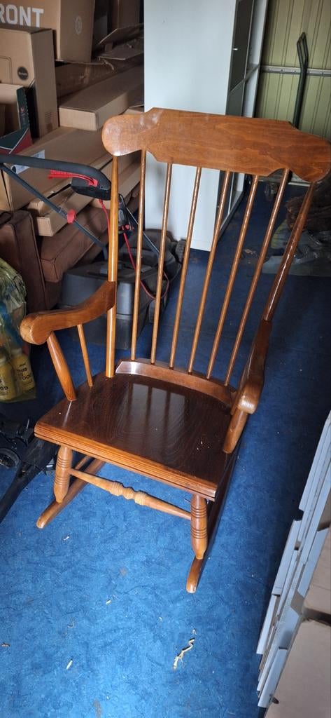Klassieke houten schommelstoel bijna gratis, Ophalen, Gebruikt, Bruin, Klassiek, Rustiek