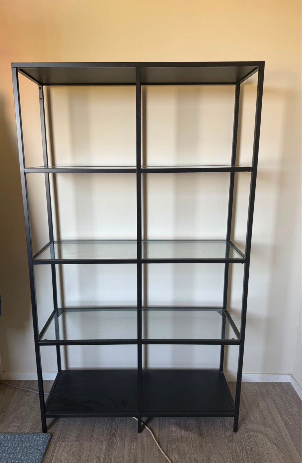 IKEA VITTSJÖ Open Kast met Glasplaten - Zwart Metaal, Met plank(en), Gebruikt, Modern, Industrieel, Glas