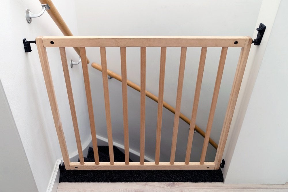 Minimalistisch modern houten traphekje, Ophalen, Zo goed als nieuw, Schroefhekje, Hout