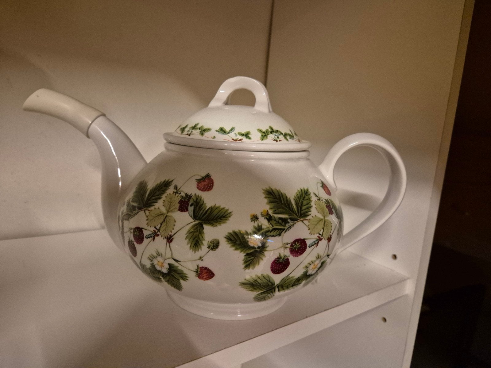 Portmeirion strawberry, theepot, bloempot, ontbijtbord e.d., Gebruikt, Overige typen, Ophalen of Verzenden, Overige stijlen