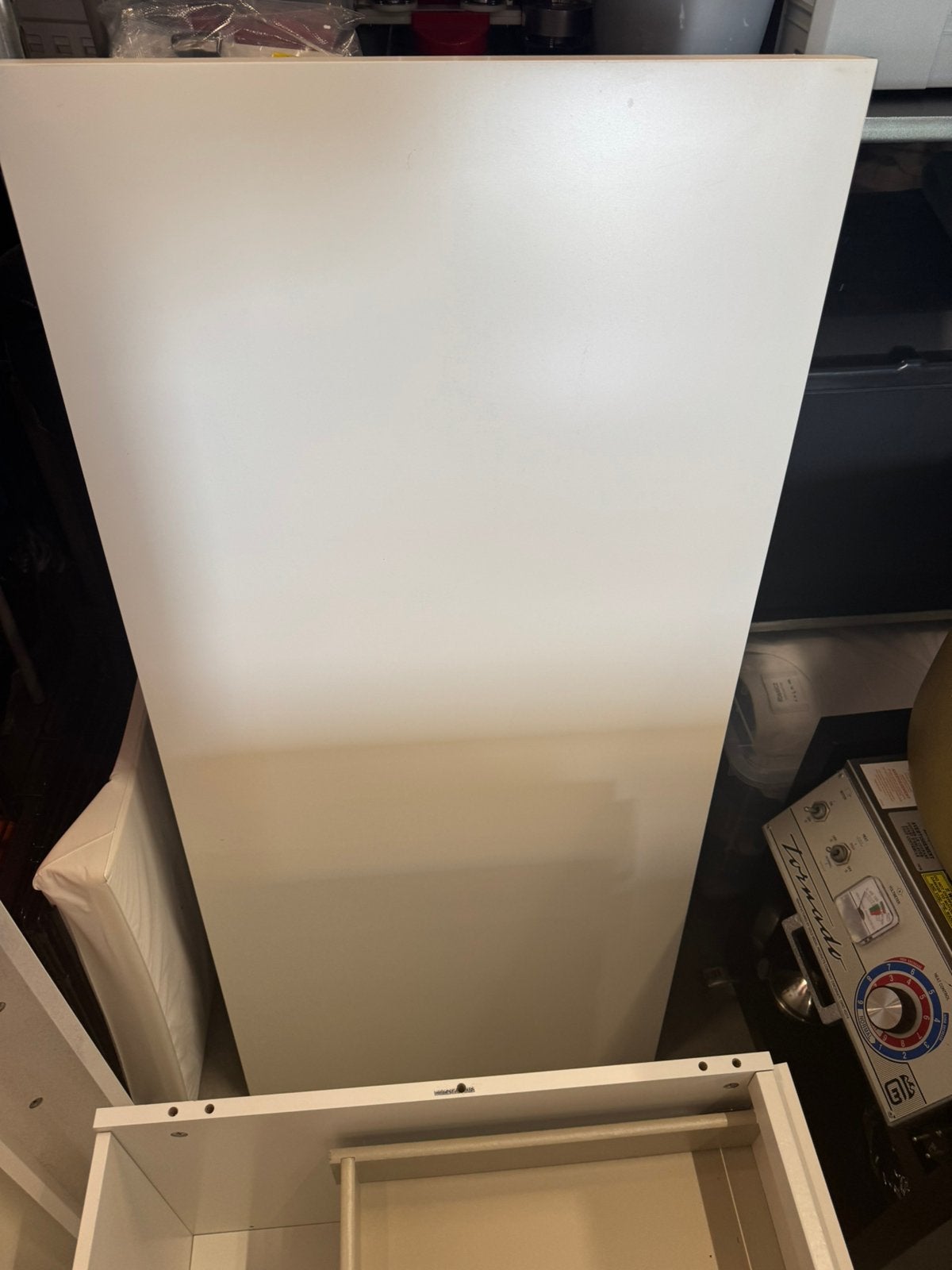 Malm ikea bureau in goede staat, Ophalen of Verzenden, Zo goed als nieuw