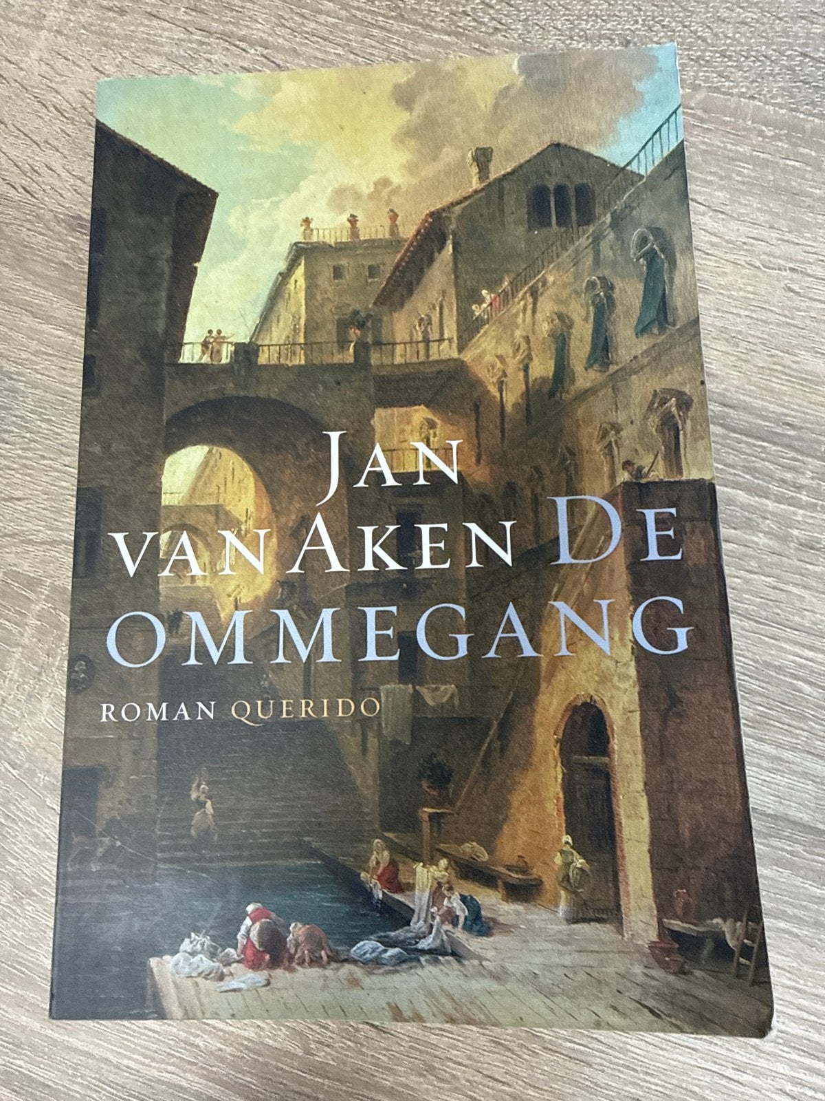 Jan van Aken - De Ommegang (Roman Querido), Boeken, Ophalen of Verzenden, Zo goed als nieuw, Nederland
