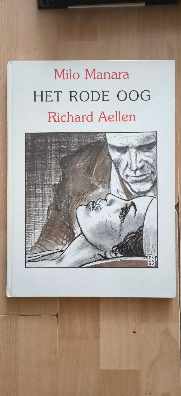 Milo Manara - Het Rode Oog (Richard Aellen), Boeken, Ophalen of Verzenden, Gelezen, Milo Manara, Richard Aellen