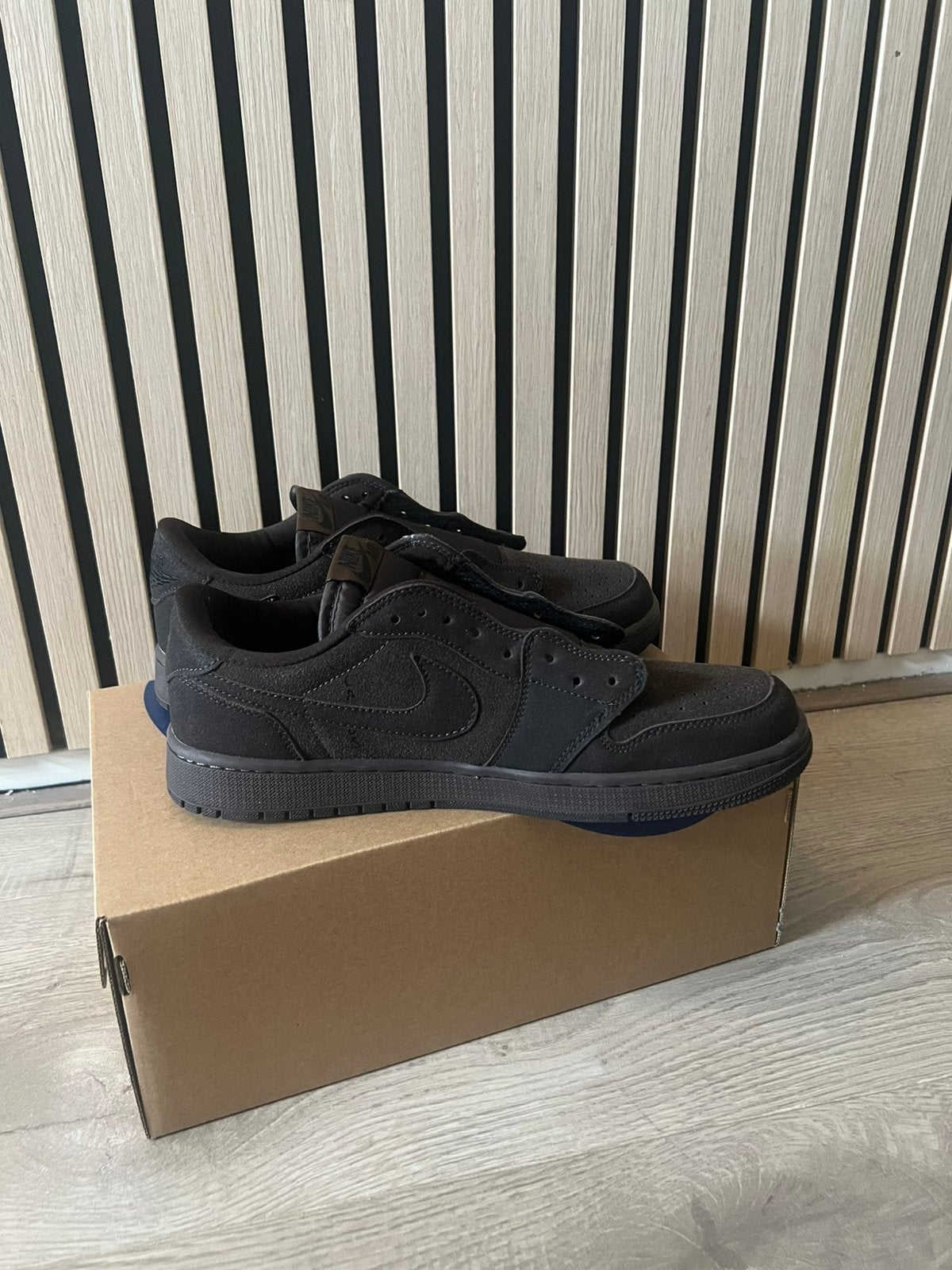 Travis scott velvet brown, Kleding | Heren, Schoenen, Bruin, Nieuw, Ophalen of Verzenden, Sneakers of Gympen
