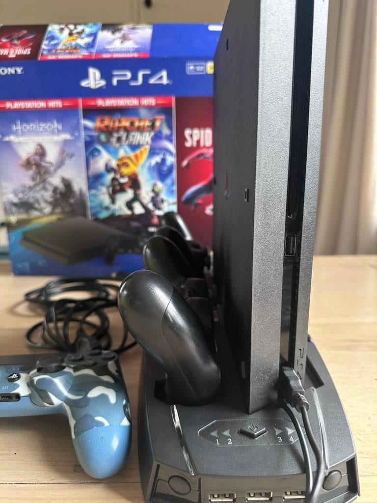 PS4 fw 12.50, Spelcomputers en Games, Spelcomputers | Sony PlayStation 4, Ophalen, Zo goed als nieuw, Met 3 controllers of meer