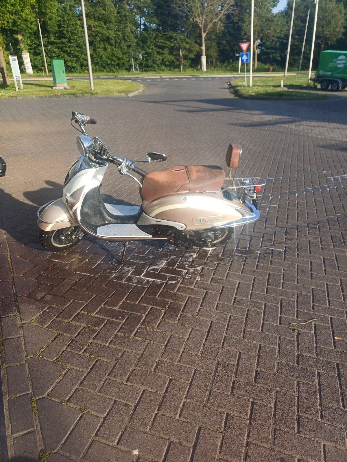 Scooter senzo retro gele plaat, Ophalen of Verzenden, Gebruikt, Benzine, Overige merken