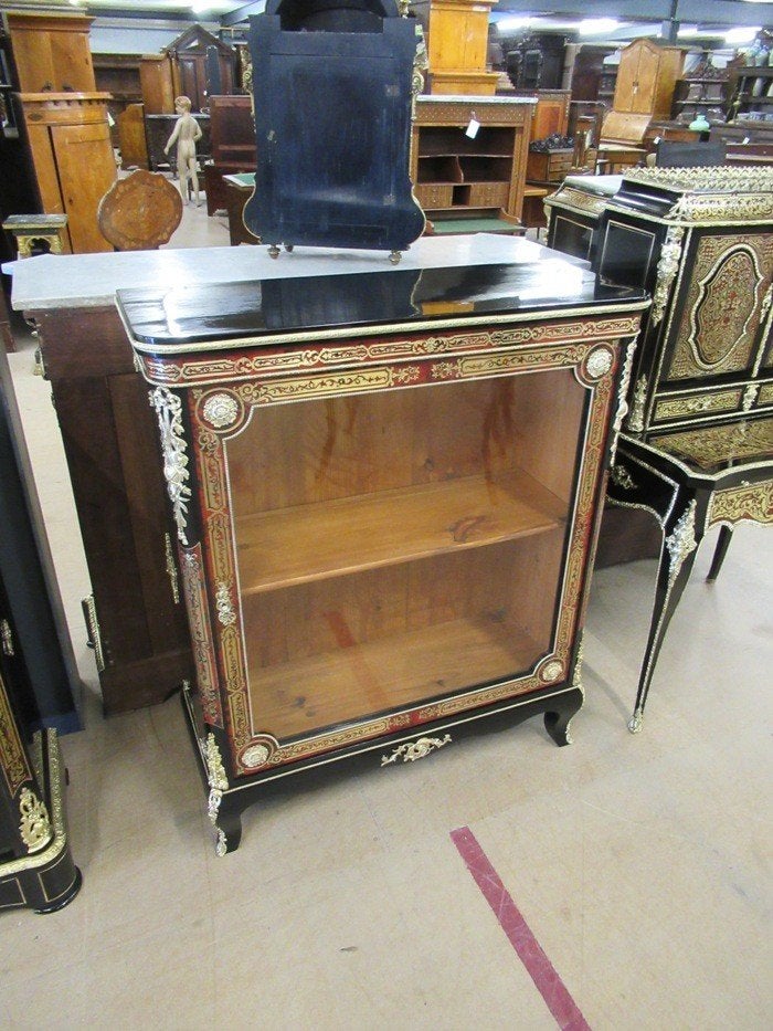Oer 08244 ANTIEKE gerestaureerde rode boulle vitrine, Antiek en Kunst, Antiek | Meubels | Kasten, Ophalen