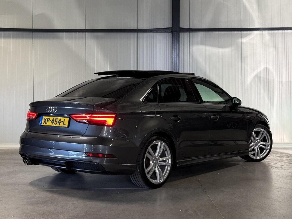 Audi A3 Limousine 35 TFSI 3X S-line Pano Virtual Black Optic, Auto's, Audi, Euro 6, 4 cilinders, 150 pk, Bedrijf