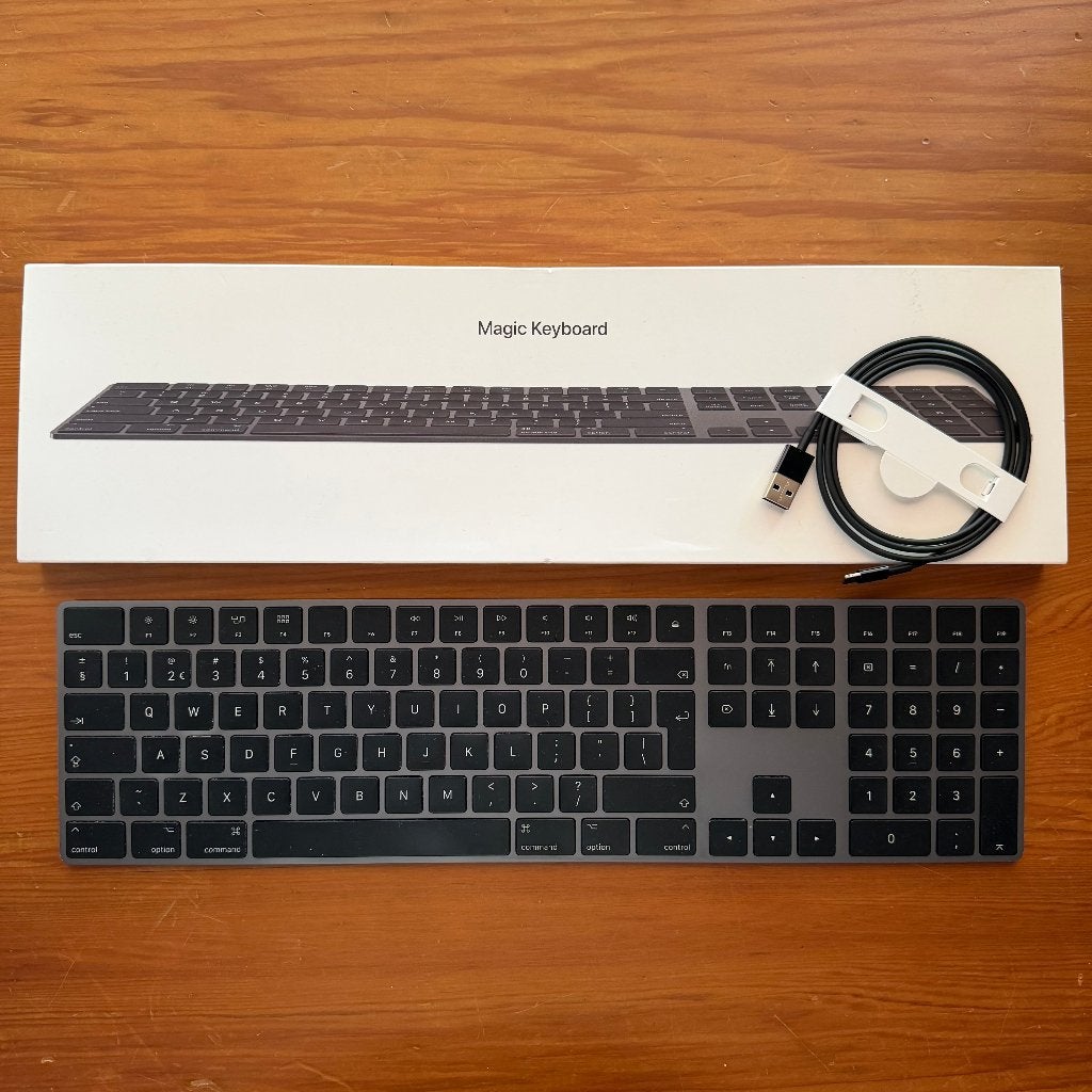 Apple Magic Keyboard Numeric Keypad Grijs Compleet in doos, Computers en Software, Toetsenborden, Multimediatoetsen, Ophalen of Verzenden