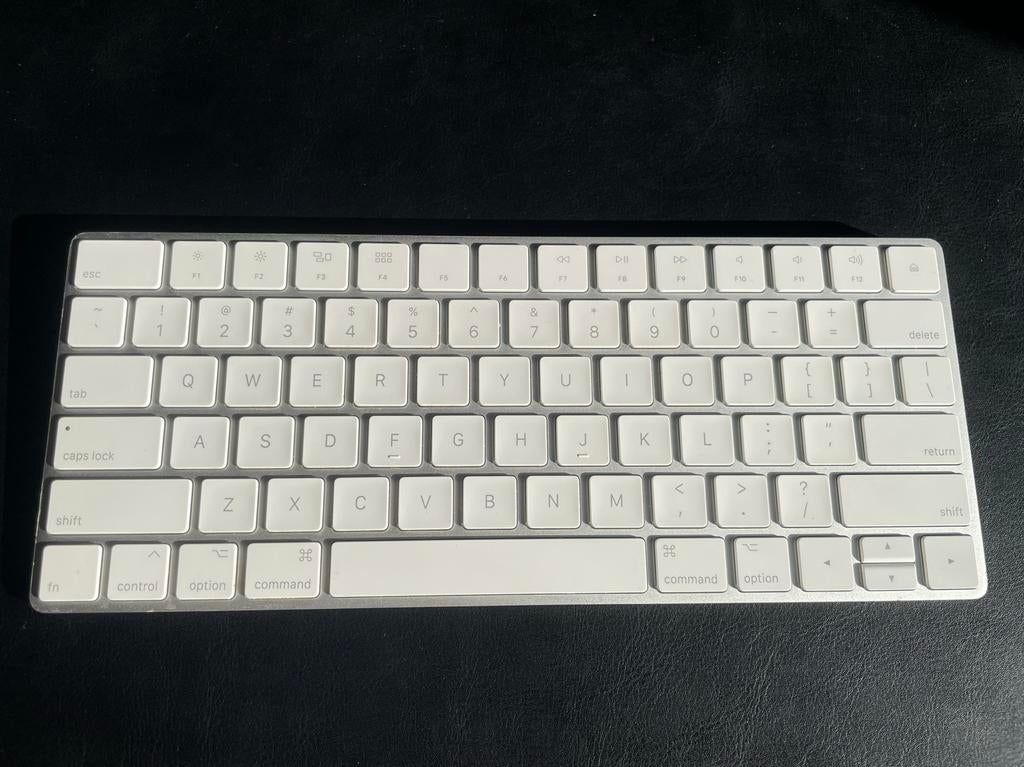 Apple Magic Keyboard A1644 ANSI US Layout Draadloos, Ophalen of Verzenden, Qwerty, Gebruikt, Draadloos