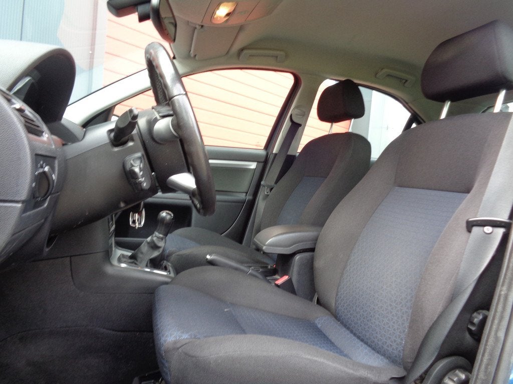 Ford Mondeo 1.8-16V Ambiente 110Pk Clima LMV Trekhaak 138DKm, Auto's, Ford, Gebruikt, 4 cilinders, Mondeo, Blauw