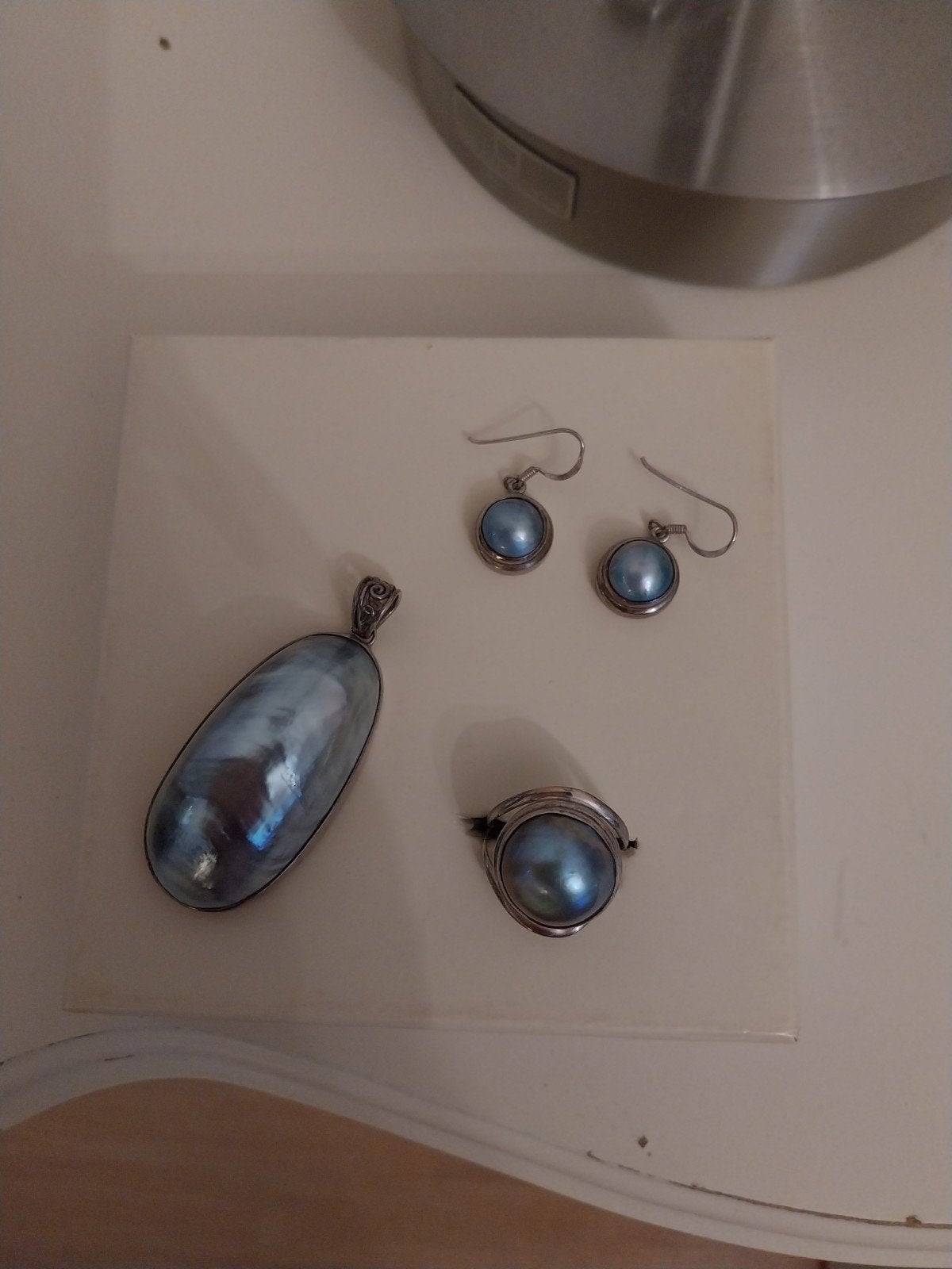 Zilveren sieradenset met echte mabe parels oorbellen, ring,, Ophalen, Hangers, Zo goed als nieuw, Met edelsteen