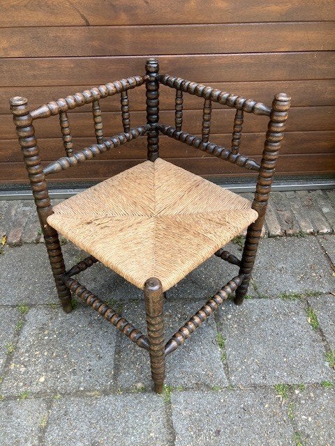Antieke hoekstoel, Antiek en Kunst, Antiek | Meubels | Stoelen en Banken, Ophalen of Verzenden