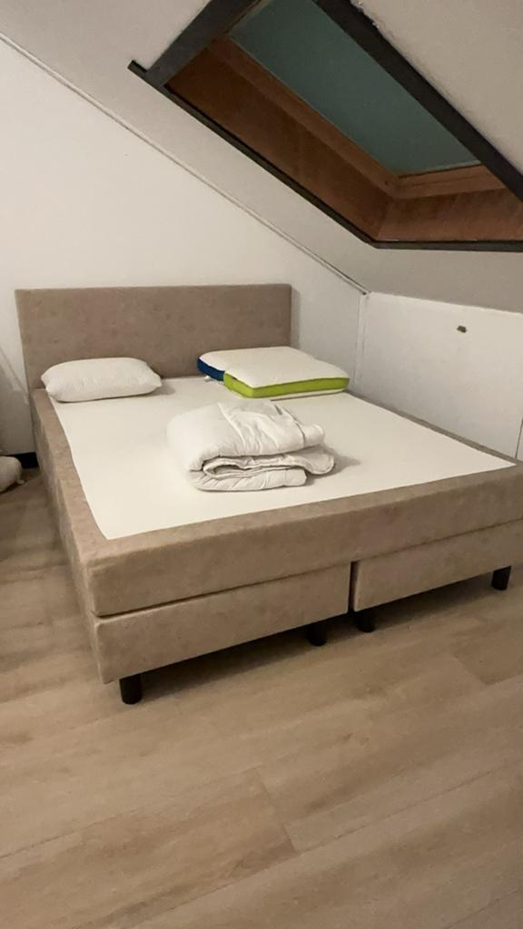 Boxspring Liyana 140x200 inclusief matras, Huis en Inrichting, Slaapkamer | Boxsprings, Ophalen, Zwart, 140 cm, 200 cm