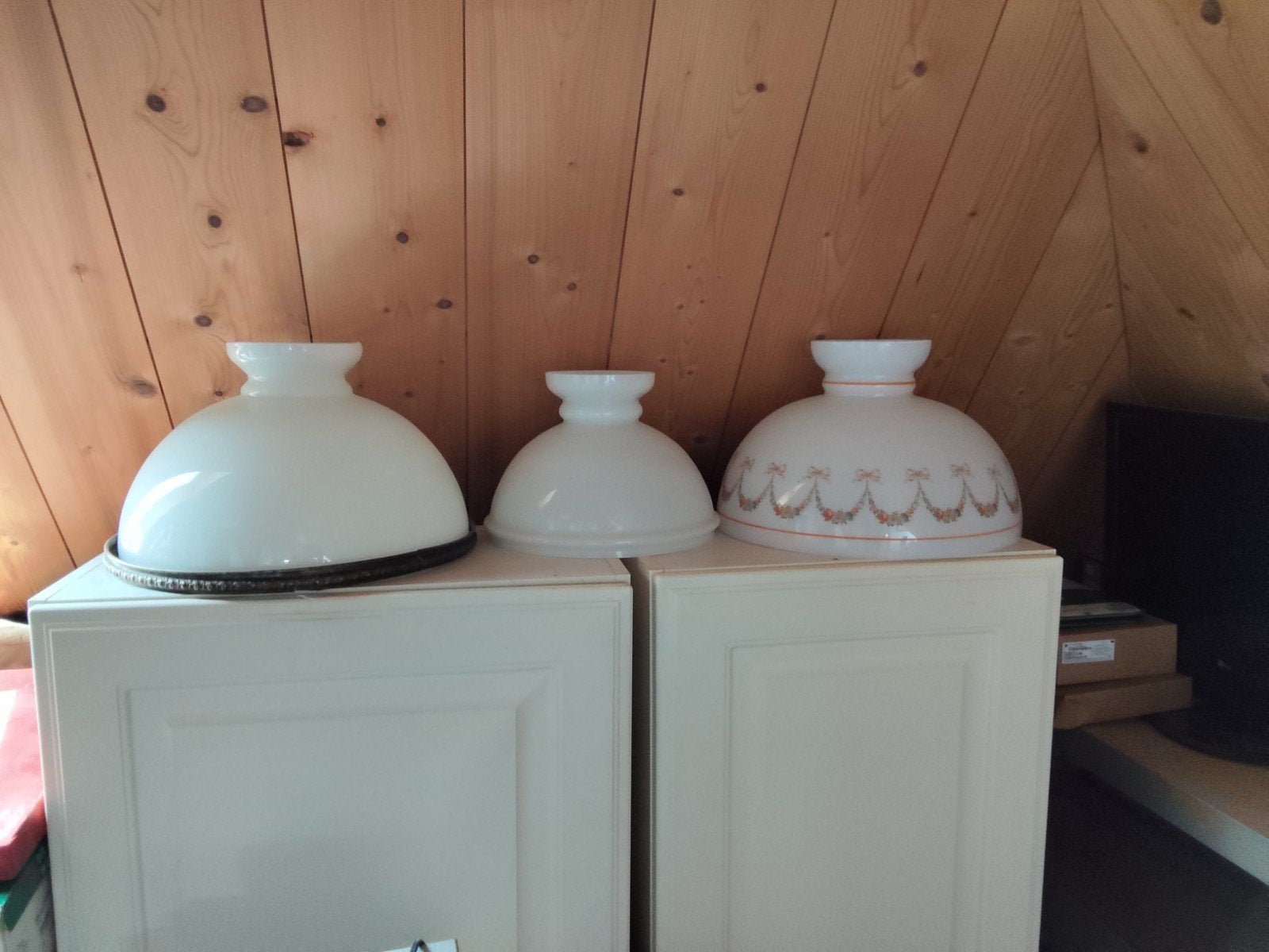 Twee grote opaline kappen izgs, Antiek en Kunst, Antiek | Lampen, Ophalen of Verzenden