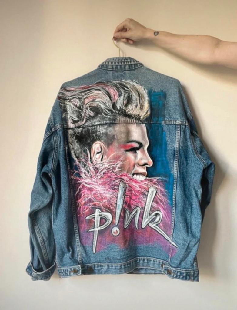 Vintage jas met P!NK beschildering, XL. Pink collectors item, Maat 46/48 (XL) of groter, Vintage, Gedragen, Verzenden