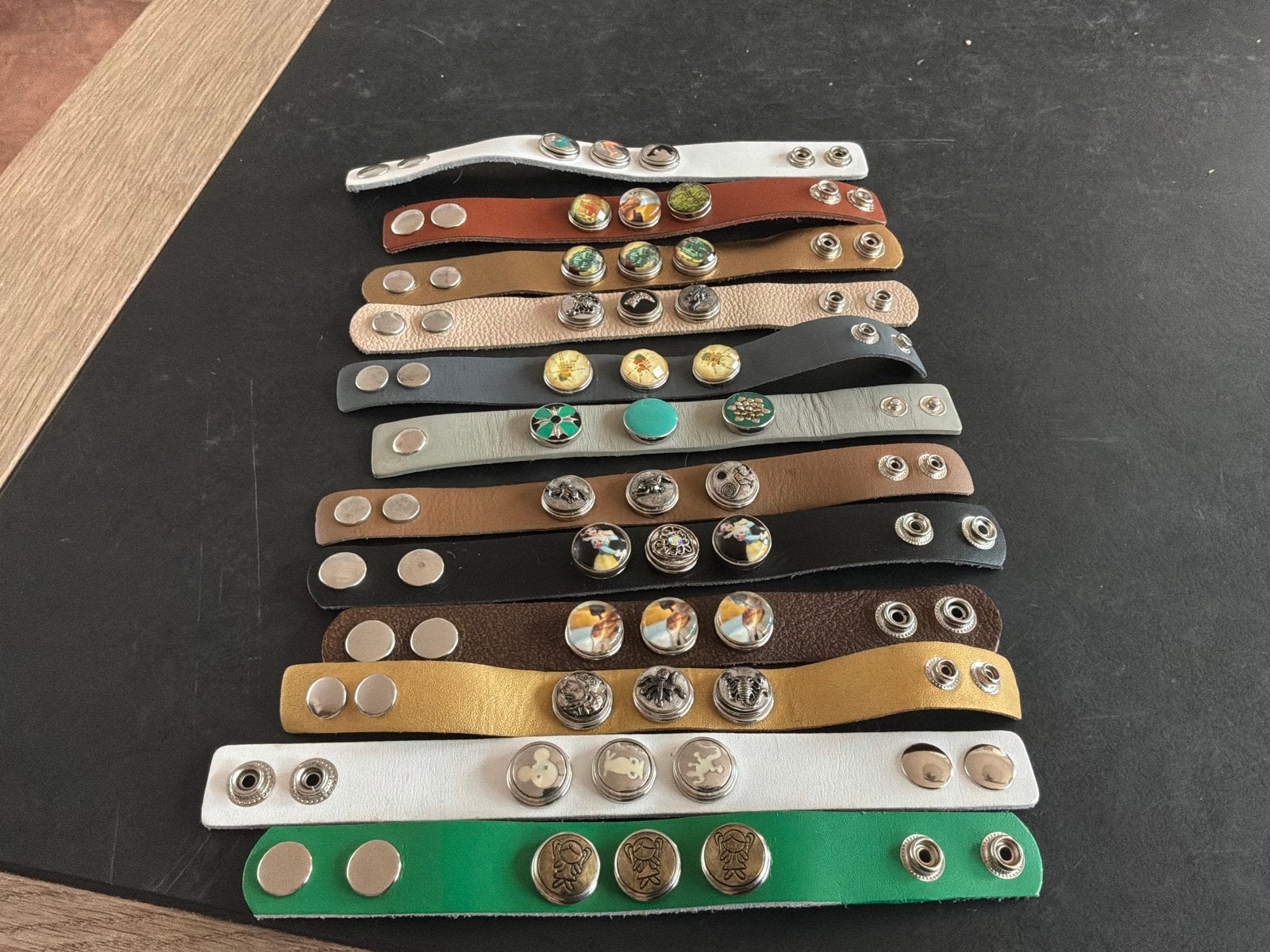 Leren armbanden met verwisselbare drukknopen, Sieraden, Tassen en Uiterlijk, Ophalen of Verzenden, Nieuw, Overige kleuren, Leer