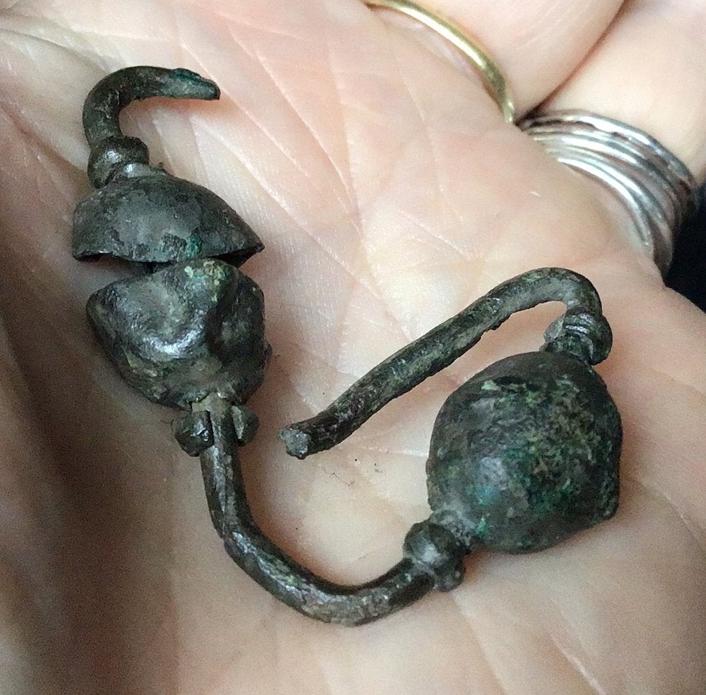 Bodemvondst…. Romeins Bronzen Oorhanger, Antiek en Kunst, Ophalen of Verzenden, Brons