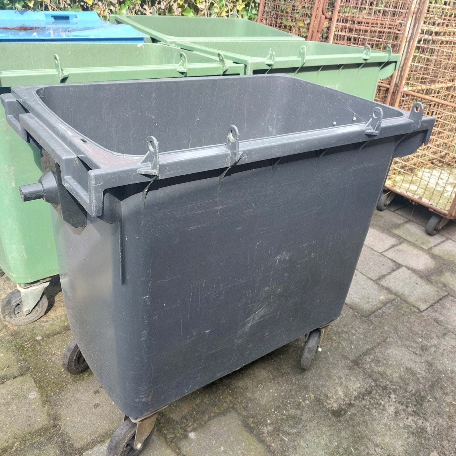 Grote afvalcontainer op wielen, 660 liter, Ophalen, Gebruikt