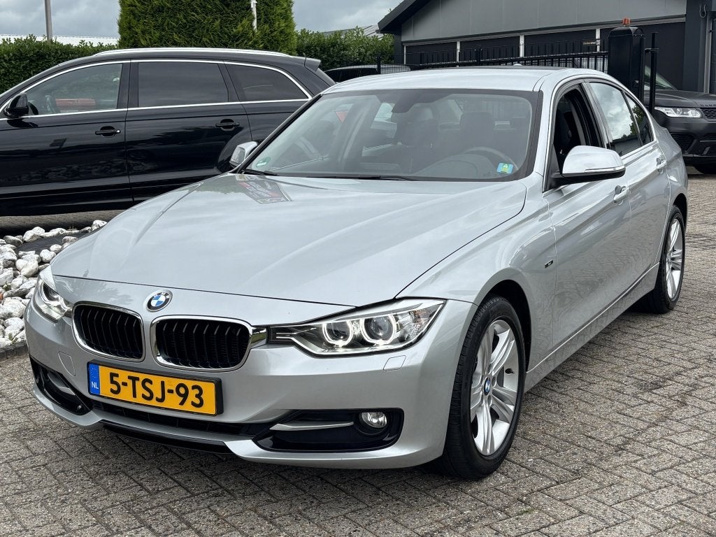 BMW 3-serie 316i Automaat Sedan Sportline 2014 NL Dealerauto, Auto's, Automaat, Gebruikt, Euro 6, 4 cilinders