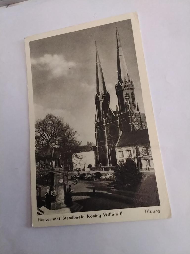 TILBURG. HEUVEL MET STANDBEELD KONING WILLEM II, Ophalen of Verzenden, 1940 tot 1960, Noord-Brabant