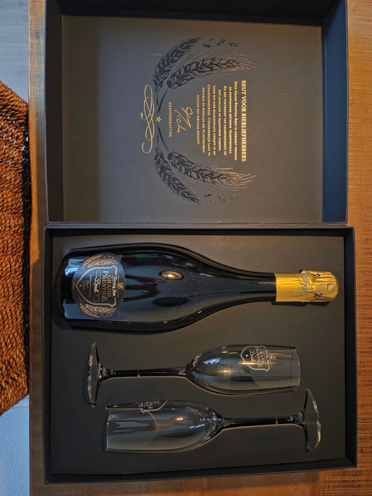 Hertog Jan Grand Prestige Brut geschenkset met glazen, Verzamelen, Biermerken, Ophalen of Verzenden, Zo goed als nieuw, Flesje(s)
