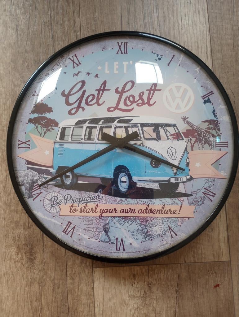 VW T1 Bus Wandklok - 'Let's Get Lost' Design, Ophalen of Verzenden, Gebruikt, Wandklok