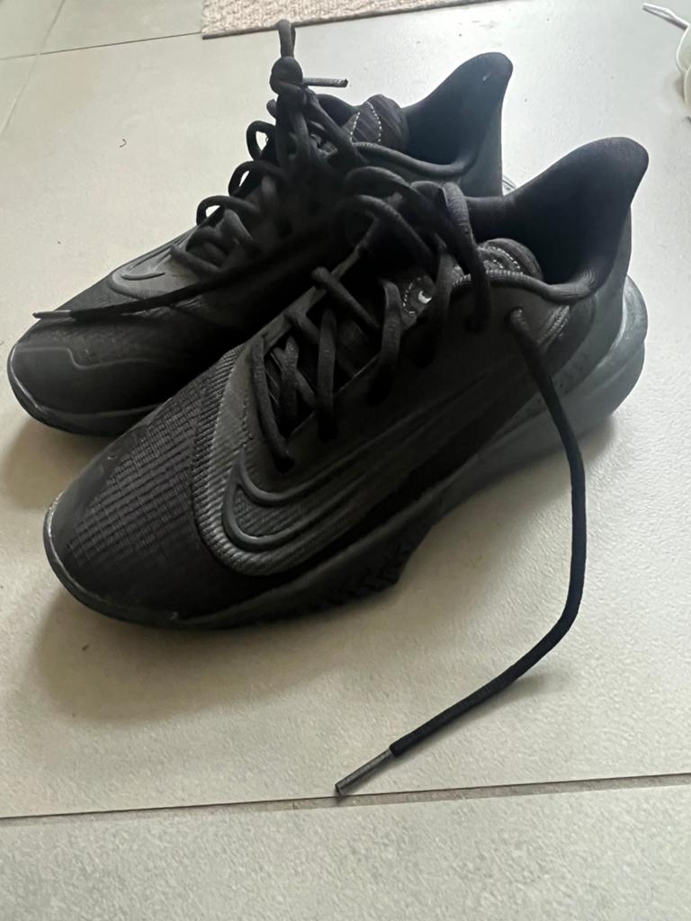 Nike schoenen, Kinderen en Baby's, Kinderkleding | Schoenen en Sokken, Jongen of Meisje, Schoenen, Ophalen of Verzenden, Zo goed als nieuw