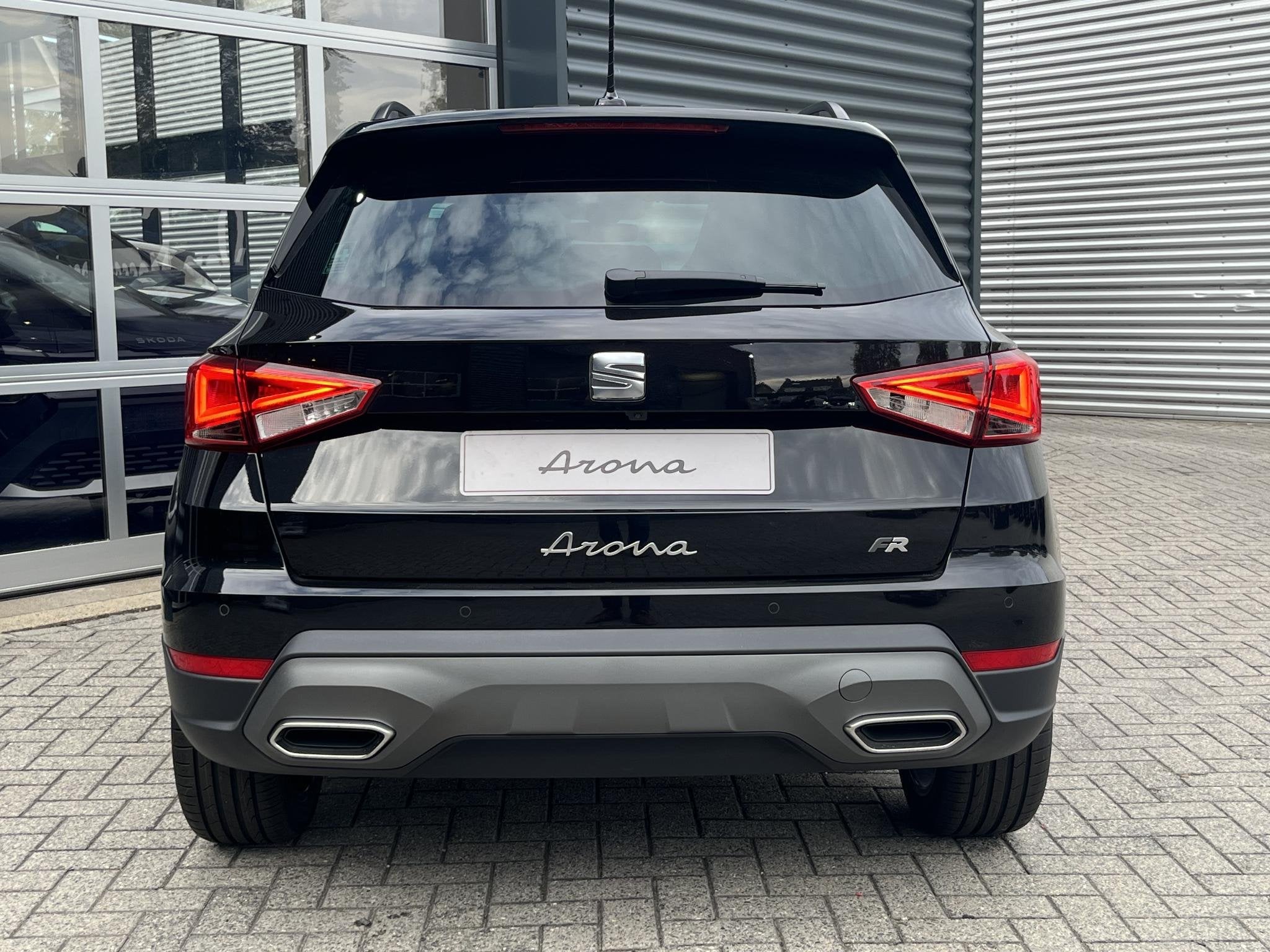 SEAT Arona 1.0 EcoTSI FR Business Connect 95 PK | Black Pack, Auto's, Voorwielaandrijving, Alcantara, Zwart, Bedrijf