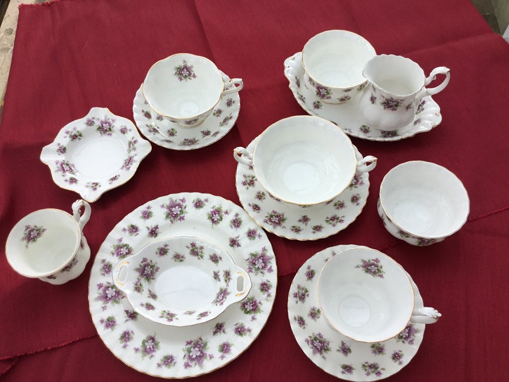 Royal Albert SWEET VIOLETS diverse, Ophalen of Verzenden