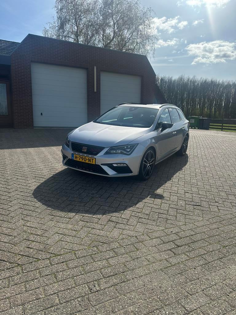 Seat Leon 2.0 TSI Cupra stage1 360pk 4DRIVE Dsg-7 2019 Grijs, Auto's, Automaat, 4 cilinders, 1984 cc, Leon
