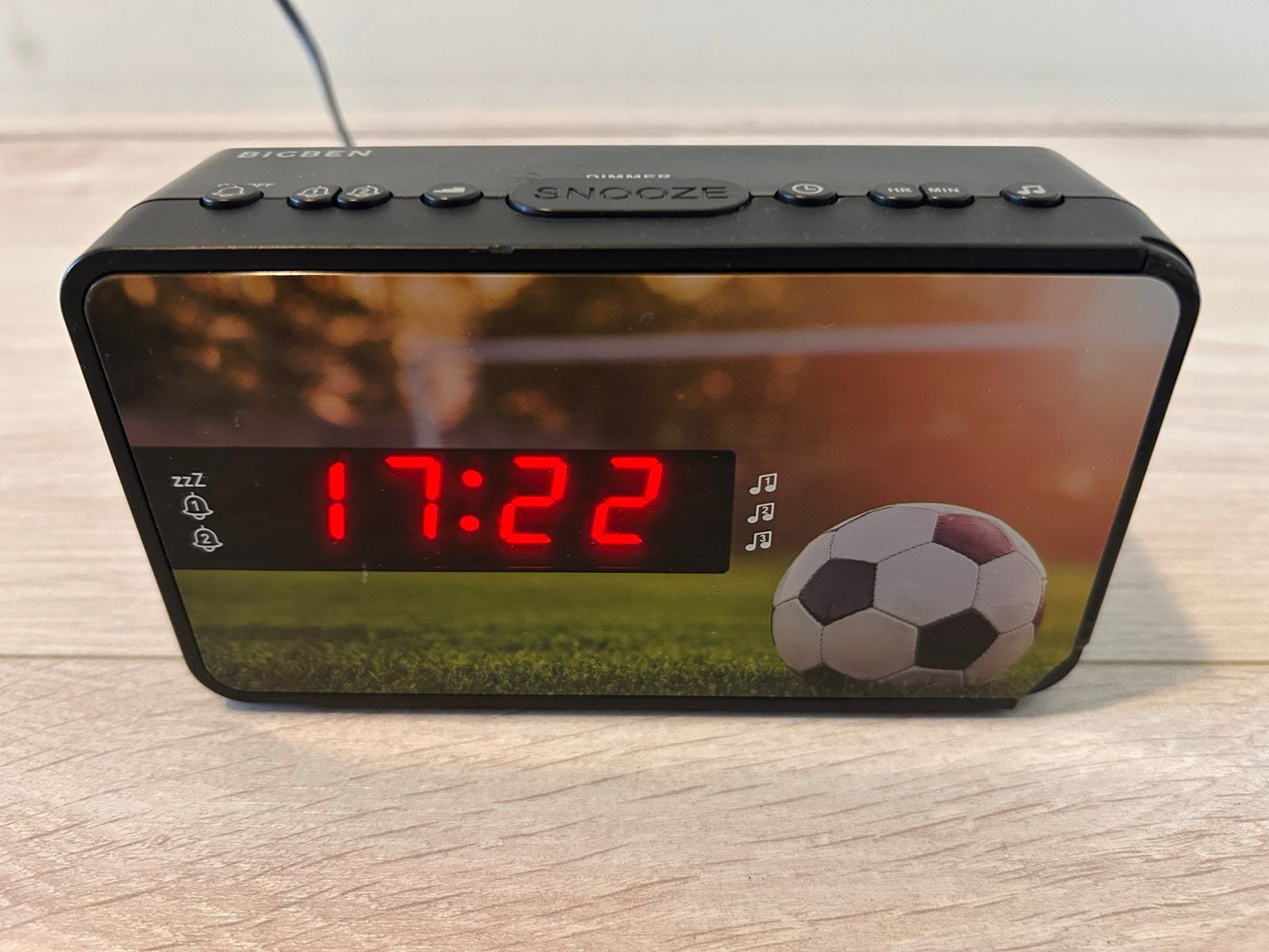 Bigben Voetbal Wekker met Verwisselbare Frontjes, Ophalen of Verzenden, Zo goed als nieuw, Digitaal