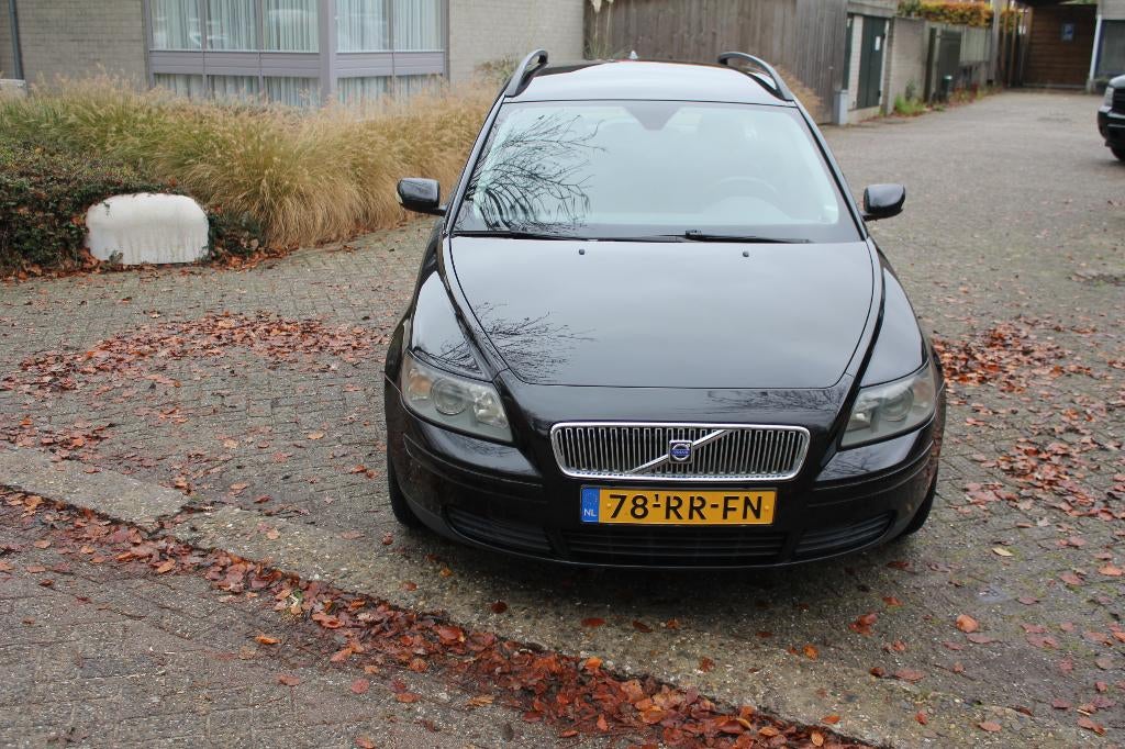 Volvo V50 1.8 2005 Zwart nieuwe APK, Auto's, Voorwielaandrijving, 1281 kg, 4 cilinders, Zwart