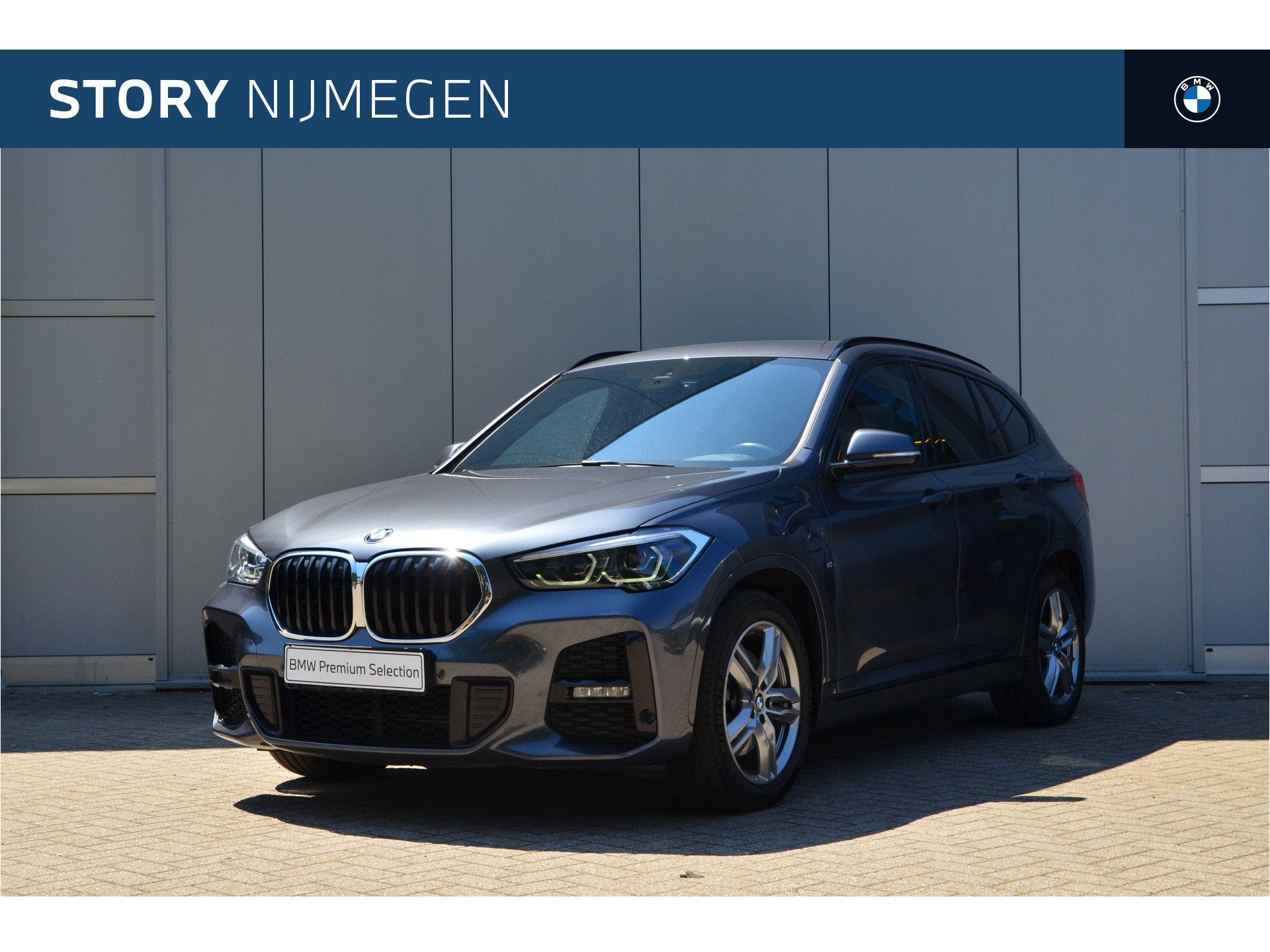 BMW X1 xDrive25e M Sport Automaat / Sportstoelen / LED / Ach, Auto's, BMW, 8 kWh, Gebruikt, 750 kg, Met garantie (alle)