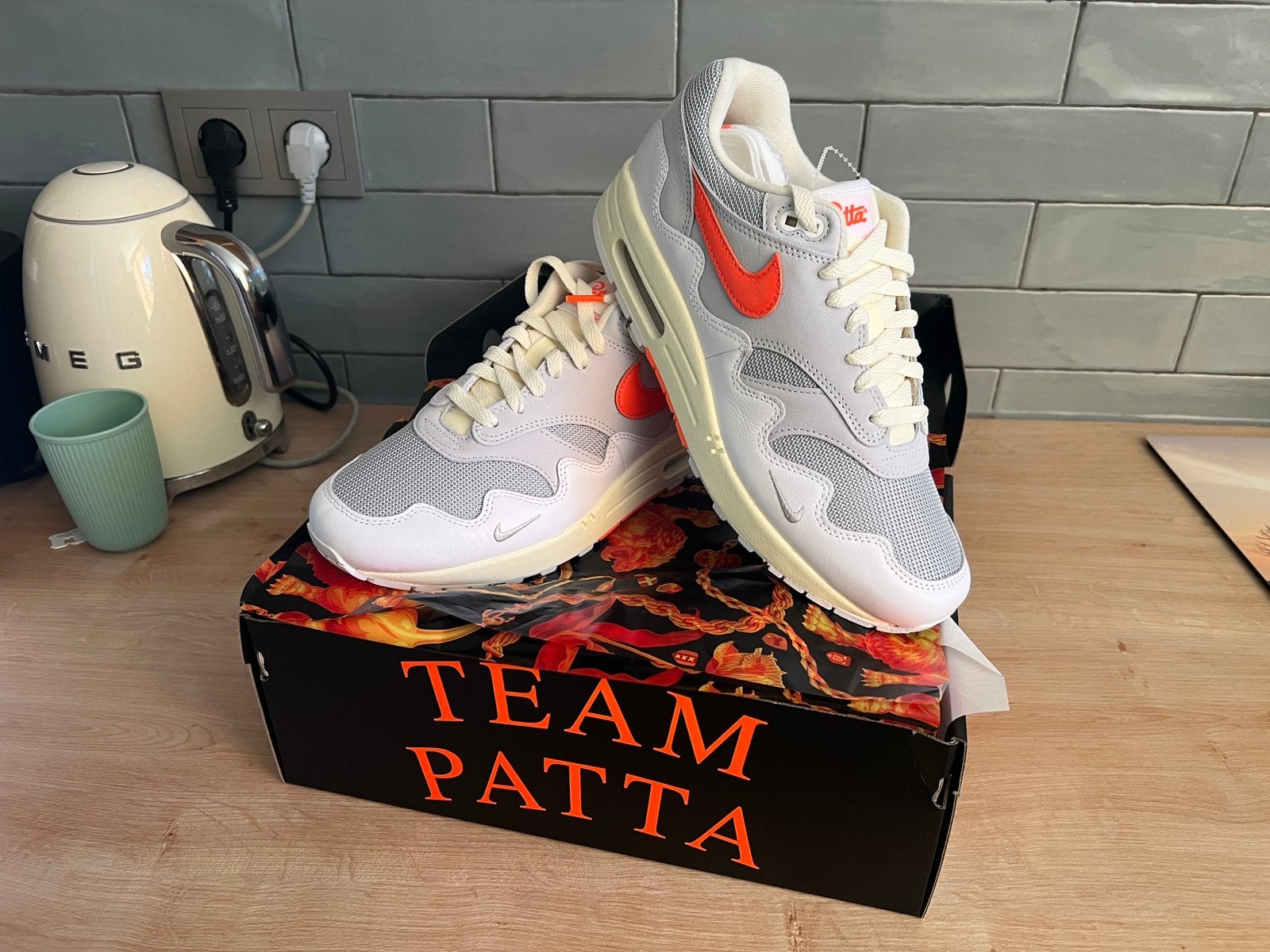 Patta X Nike Air Max 1 White/Hyper Crimson-Pure Platinum, Verzenden, Nieuw, Wit