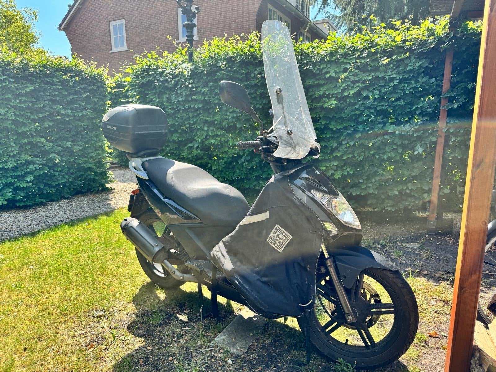 Kymco Agility 50 brommer - Zwart, inclusief topkoffer, Ophalen, Gebruikt, Maximaal 45 km/u, 50 cc