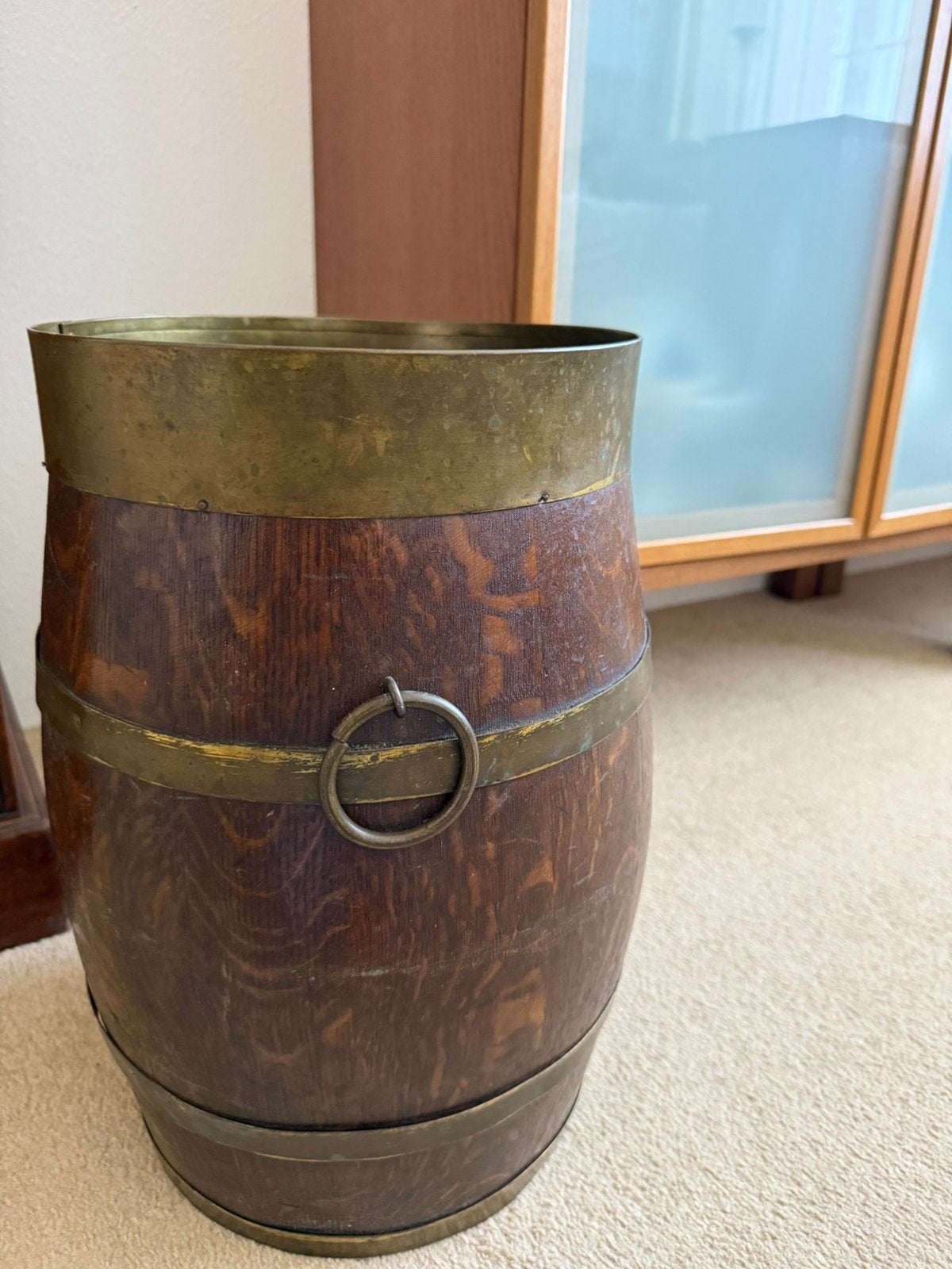 Vintage houten paraplubak / wijnvat stijl met messing banden, Ophalen