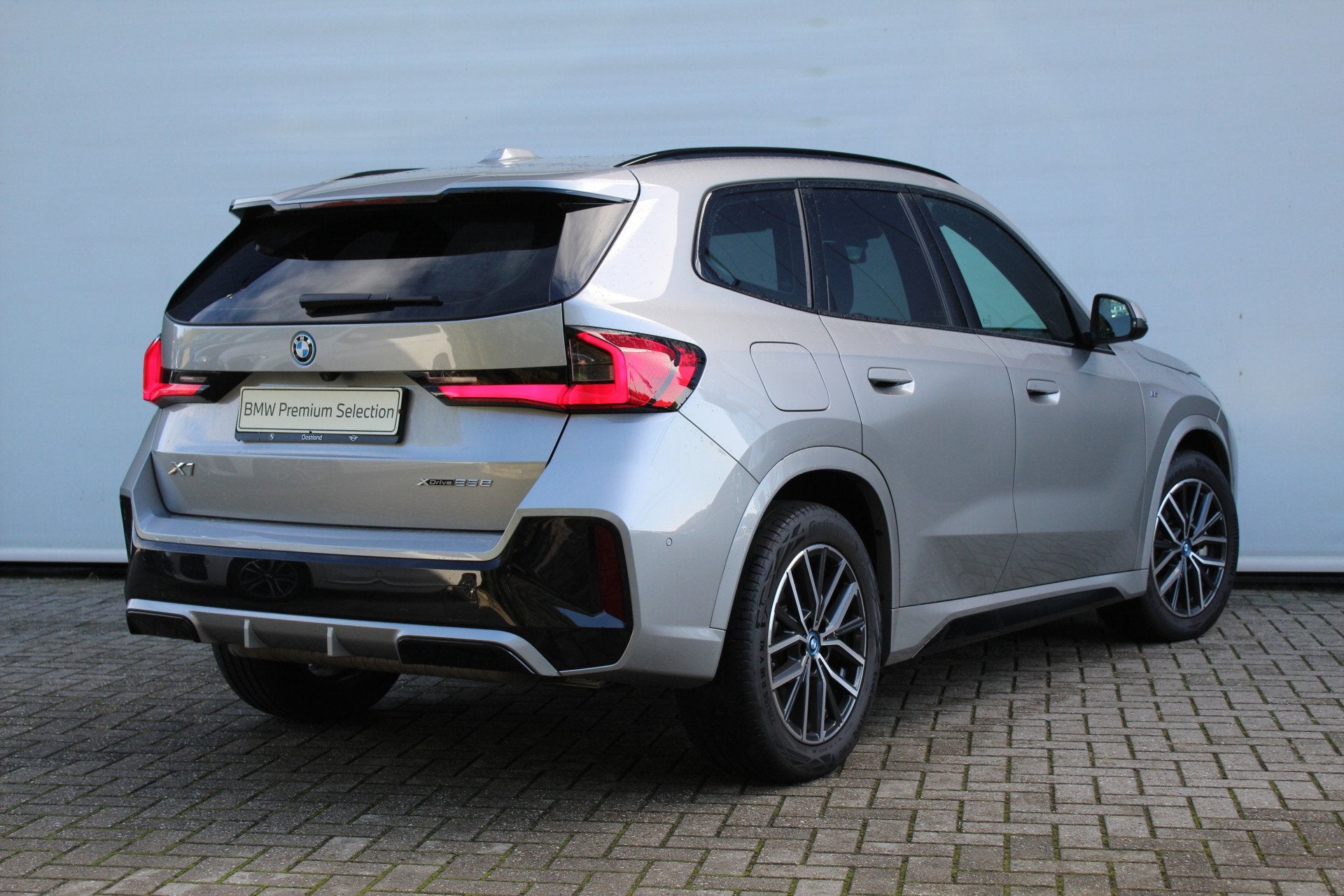 BMW X1 xDrive25e M Sport Automaat / Sportstoelen / Comfort A, Dealer onderhouden, Gebruikt, Zwart, Bedrijf