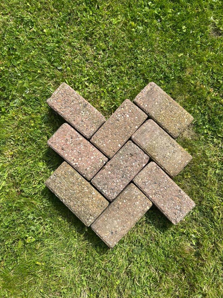 Gratis Rode betonklinkers +/- 12m2, Tuin en Terras, Ophalen, Gebruikt, Klinkers, 10 m² of meer