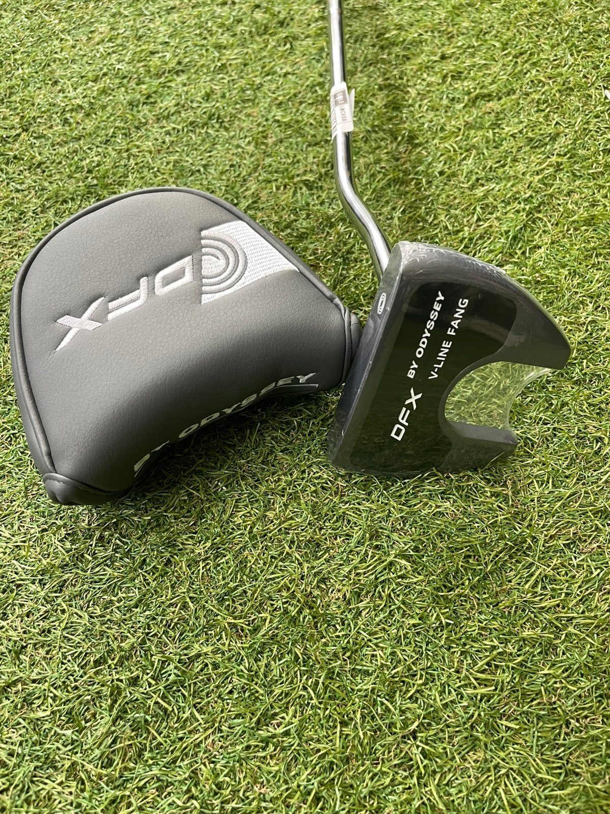 Nieuwe Odyssey V-Line Fang putter 32”, Overige merken, -, -, Nieuw