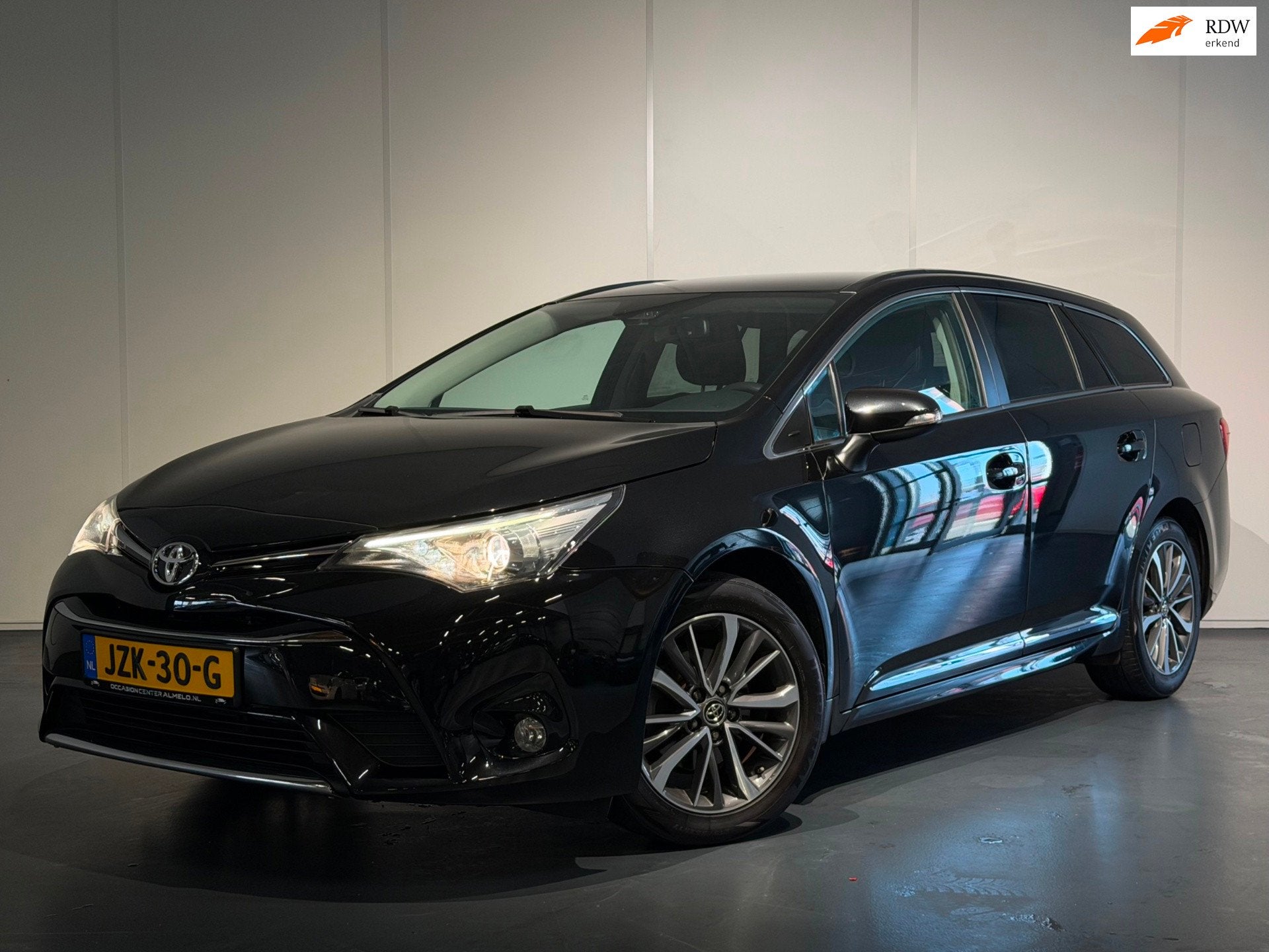 Toyota Avensis Touring Sports 1.8 VVT-i Business Plus AUT /C, Auto's, Stof, 4 cilinders, Zwart, Grijs
