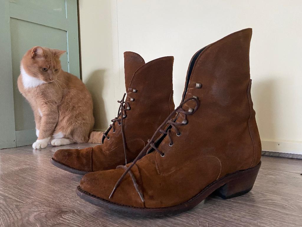 Tony Mora bruin suède veter boots 40, Bruin, Lage of Enkellaarzen, Ophalen of Verzenden, Zo goed als nieuw