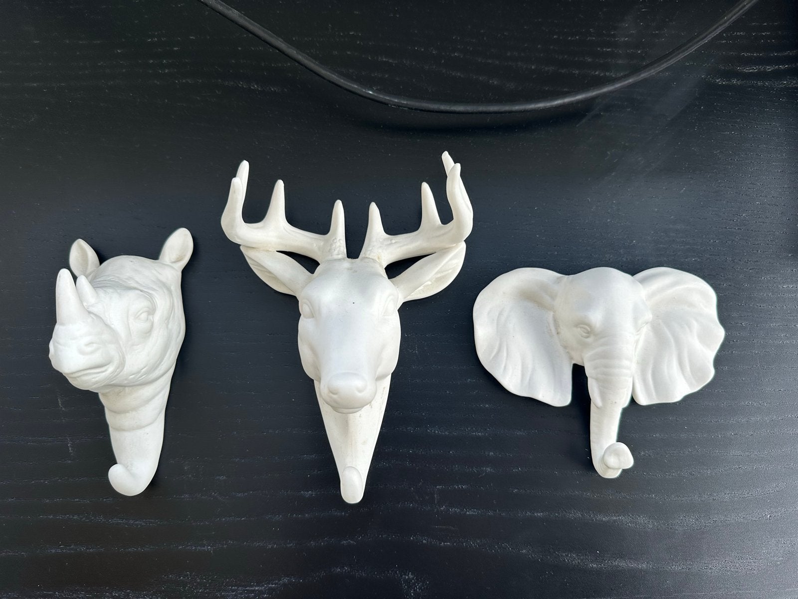 Wandhaken set neushoorn, hert en olifant - wit, Ophalen, Gebruikt, Wit, Steen/keramiek