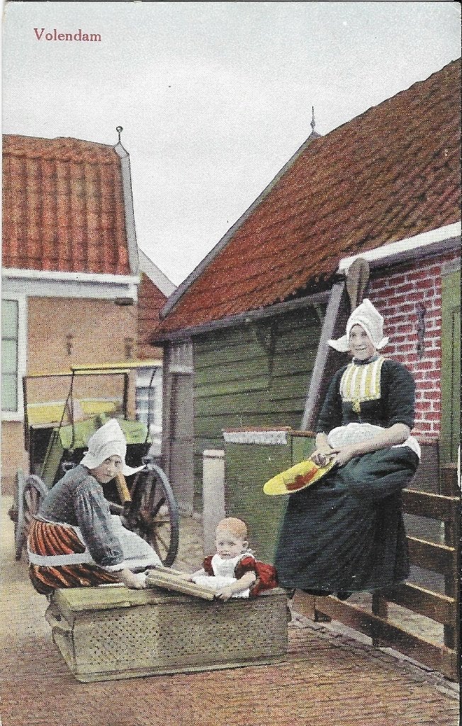 Volendam, vrouw, meisje, kinderen, klederdracht, handkar, Verzenden, 1920 tot 1940, Ongelopen, Noord-Holland