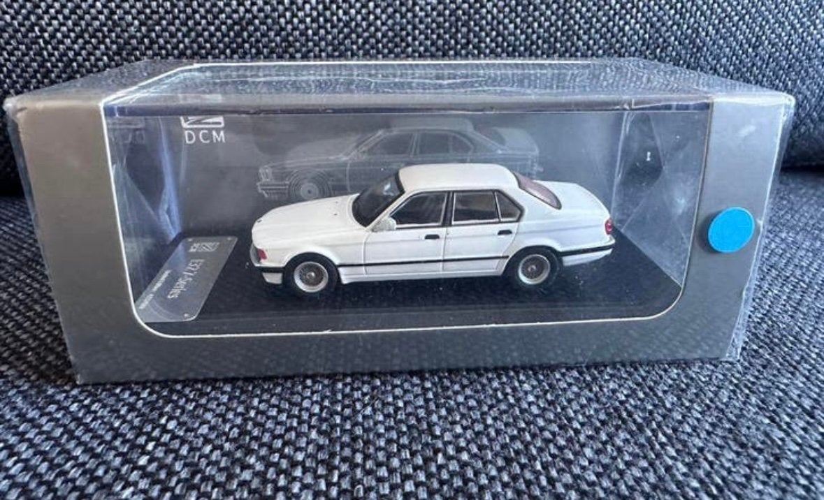DCM 1/64 Scale BMW 7 Series E32 Wit, Ophalen of Verzenden, Zo goed als nieuw, Auto