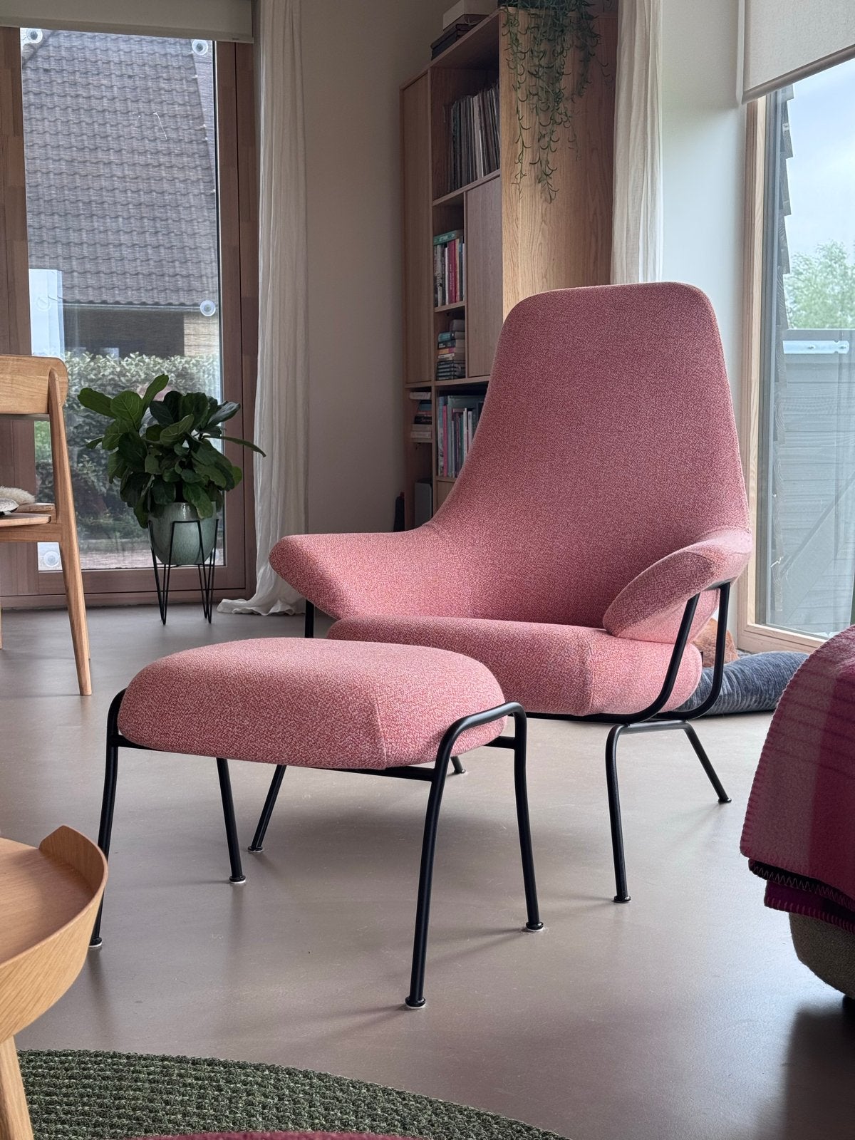 Hem Hai Loungechair met Ottoman - Coral, Ophalen, Zo goed als nieuw, Stof, 75 tot 100 cm