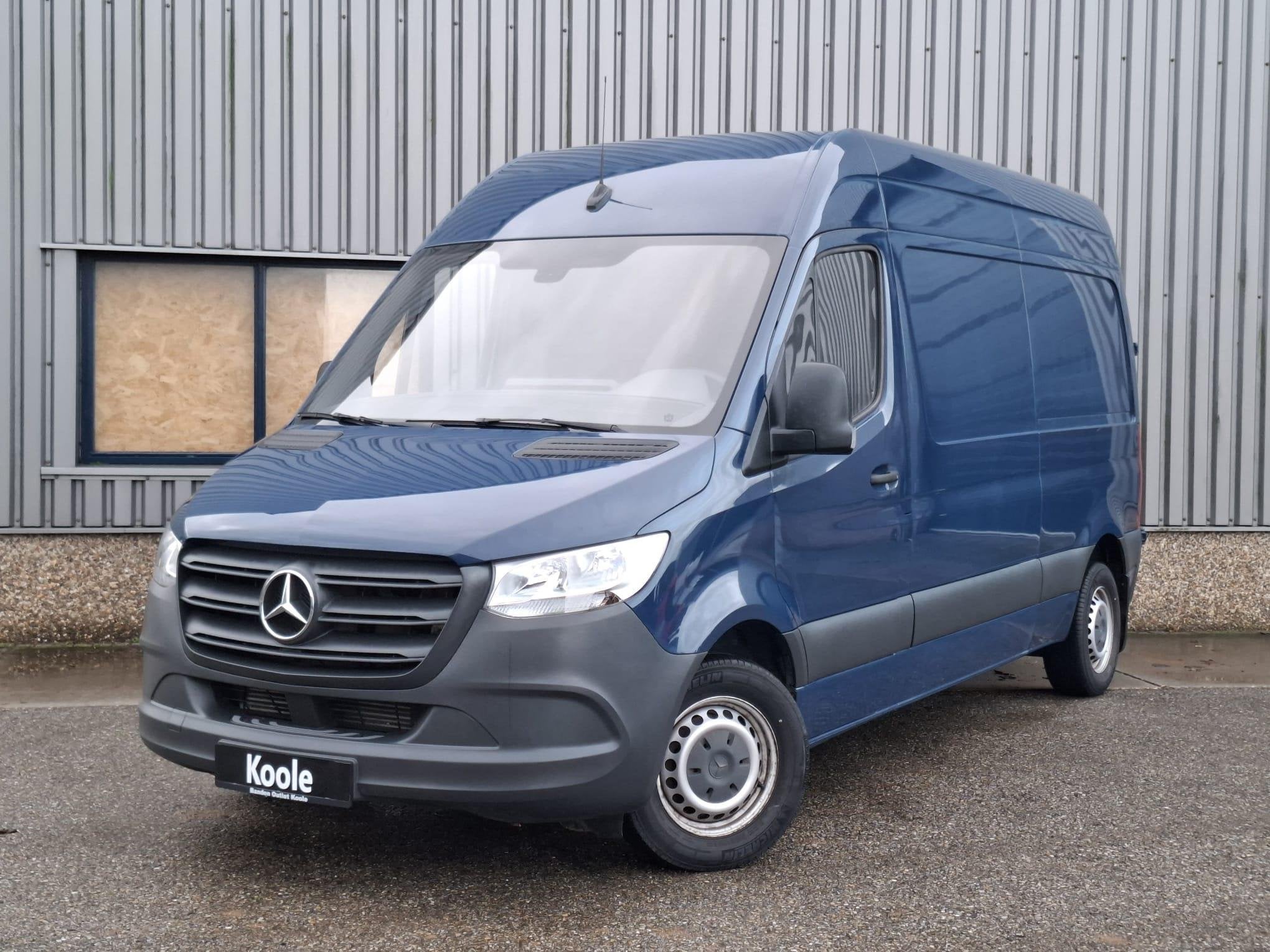 Mercedes-Benz Sprinter 311 2.2 CDI L2H2 / AIRCO / CAMERA / 3, Stof, Gebruikt, Euro 6, 4 cilinders